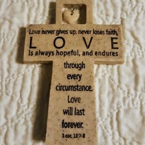 Cross with engraved bible verse (1 cor. 13: 7-8)